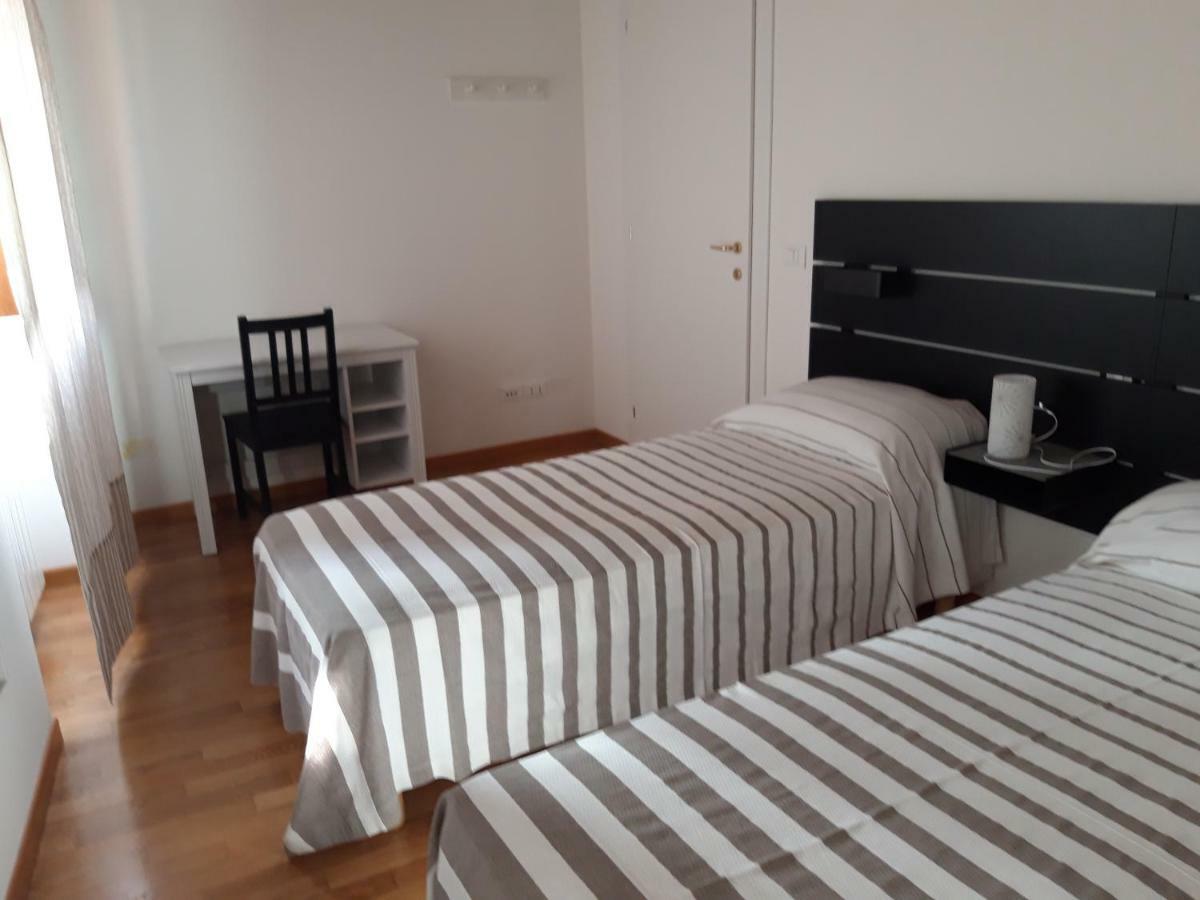 Al 106 Hotell Trieste Exteriör bild