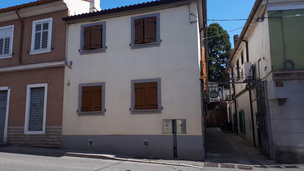 Al 106 Hotell Trieste Exteriör bild